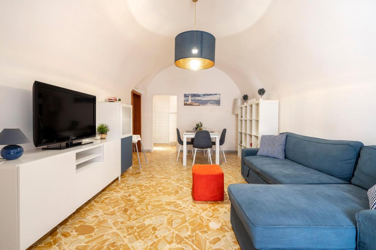 מרטינה פרנקה Vico II Terrace Apartment A Step From Piazza Roma מראה חיצוני תמונה