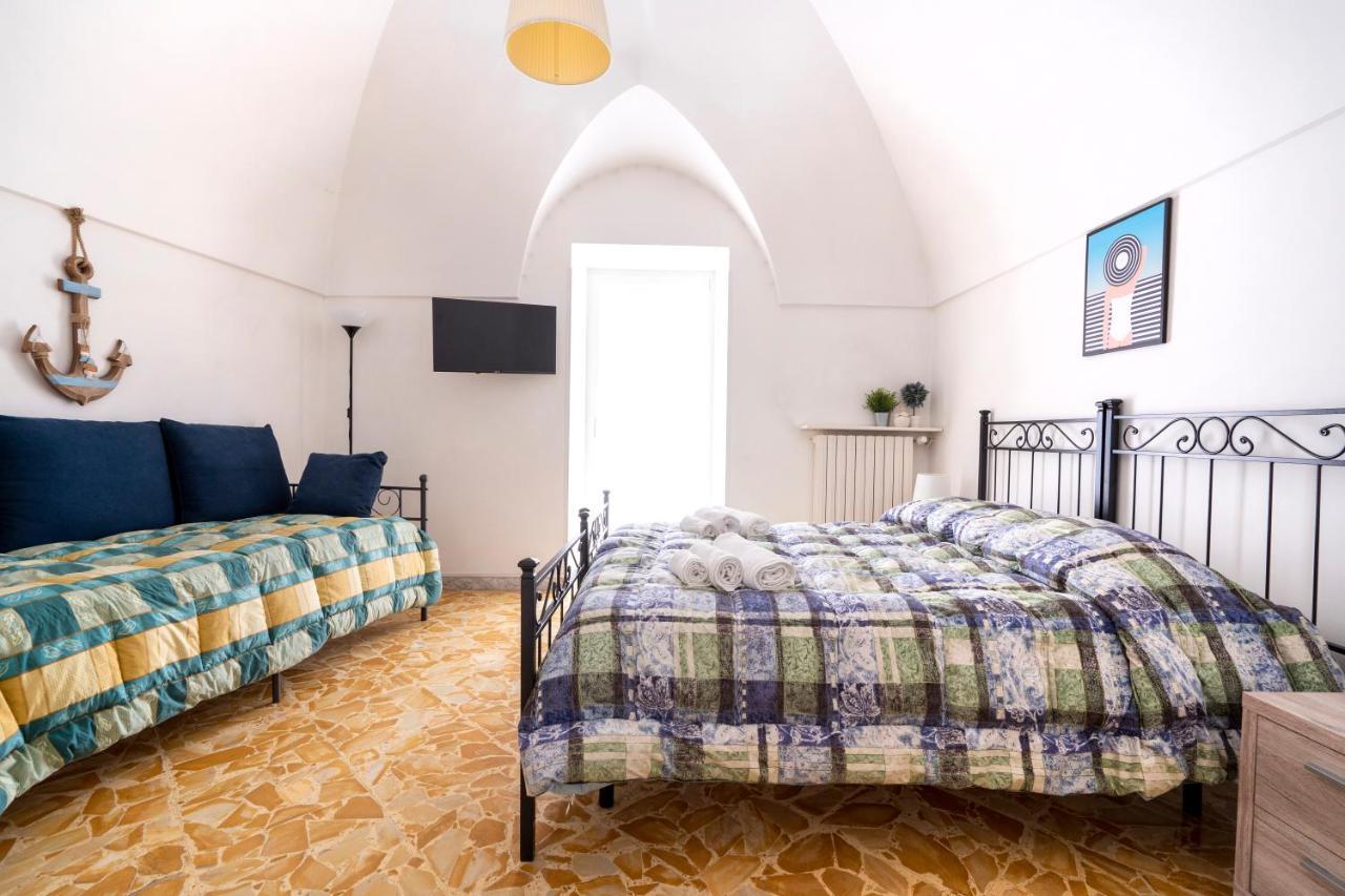 מרטינה פרנקה Vico II Terrace Apartment A Step From Piazza Roma מראה חיצוני תמונה